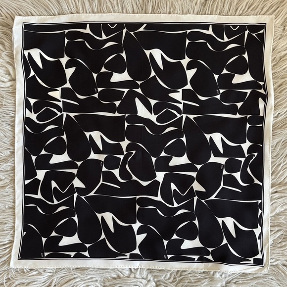 FRAME Silk Black and White Abstract Print Rolled Edge Square Scarf WFD216032 NWT - Picture 1 of 9